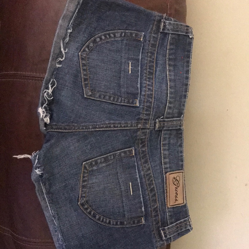 Guess Shorts - Picture 2 of 3